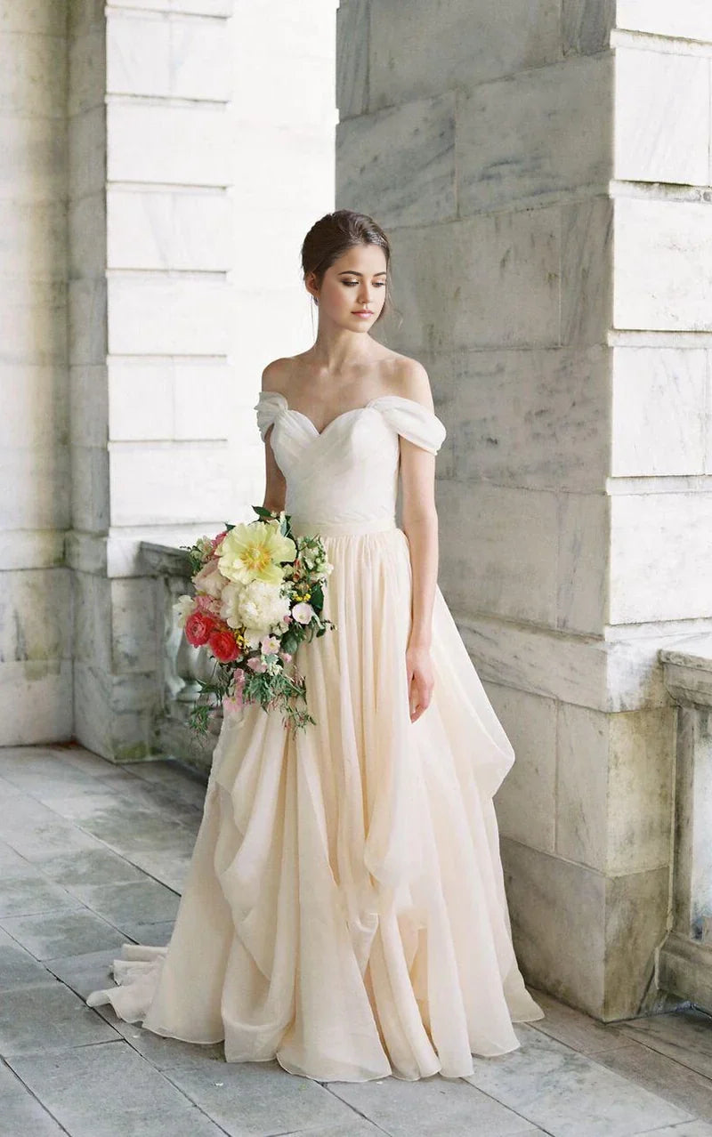 Vestido cruzado hasta el suelo, drapeado, con hombros descubiertos y corte A